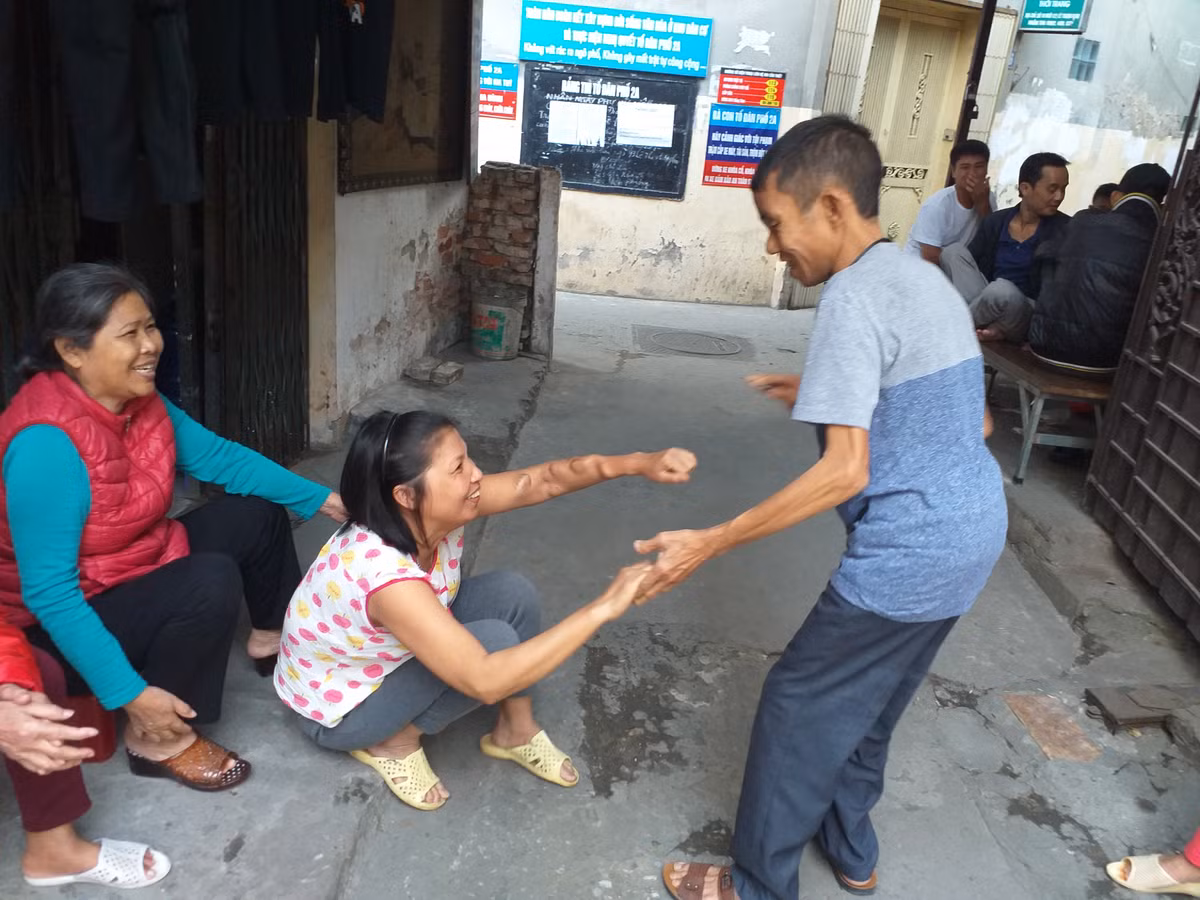 Tết ở xóm chạy thận bữa ăn không phải bánh chưng mà là thuốc - Hình 3 Tet o xom chay than bua an khong phai banh chung ma la thuoc-Hinh-3
