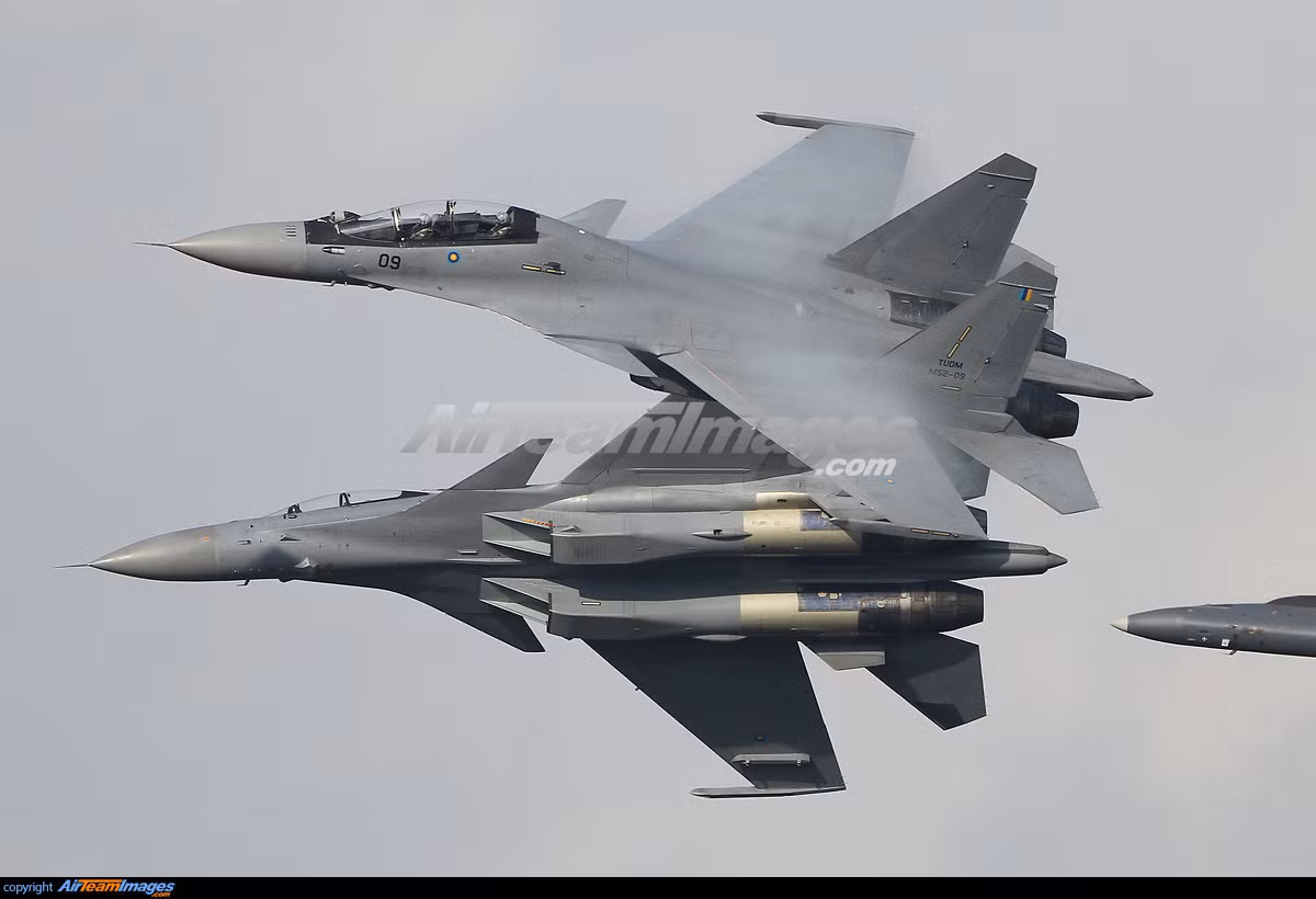 Với Malaysia là mua 18 chiếc Su-30MKM được chế tạo theo chuẩn MKI của Ấn Độ.