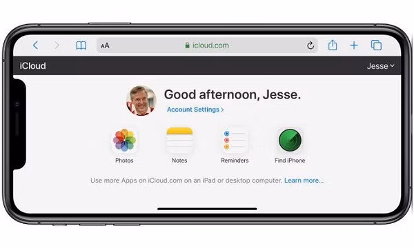 iPhone âm thầm theo dõi người dùng qua mỗi lần bạn tải về dữ liệu từ iCloud hay sử dụng tài khoản email mà iCloud được kết nối. Apple nói rằng các dữ liệu này được sử dụng để biết tần suất sử dụng dịch vụ của người dùng, không có mục đích gì khác.