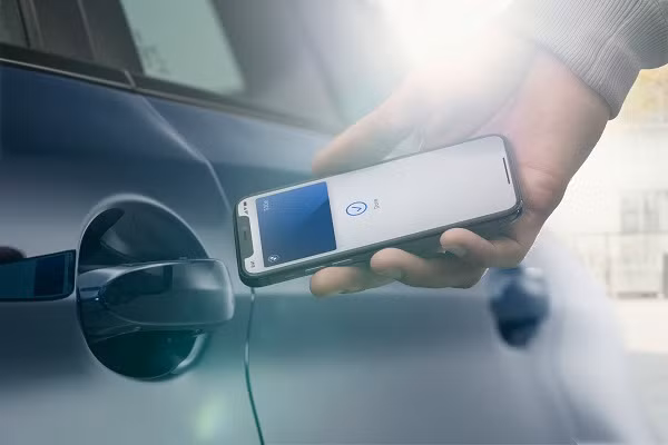 Và bởi vậy cũng không sai khi nói rằng thông qua việc kiểm soát tốc độ lái xe, người dùng iPhone đang bị âm thầm theo dõi. Đó là lý do các dịch vụ chỉ đường của Apple biết lượng thời gian cần thiết để bạn đến địa điểm nào đó.