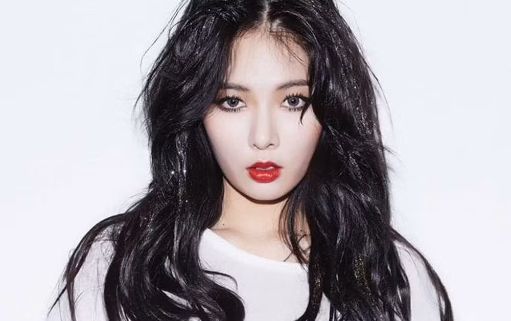 ''Quả bom sexy'' của showbiz Hàn có 1,45 triệu người đăng ký trên kênh YouTube cá nhân. Thu nhập ước tính của HyunA lên đến 6.500 USD/ tháng, 78.400 USD/năm.