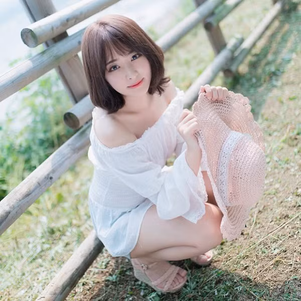  Nữ streamer xứ Hàn được các fanboy mệnh danh là "cô vợ quốc dân" bởi không chỉ xinh đẹp, nói chuyện duyên dáng, cô còn cực giỏi chơi game.