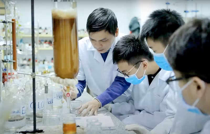 Học sinh Việt giành cú đúp HCV tại 2 cuộc thi Khoa học quốc tế Hoc sinh Viet gianh cu dup HCV tai 2 cuoc thi Khoa hoc quoc te