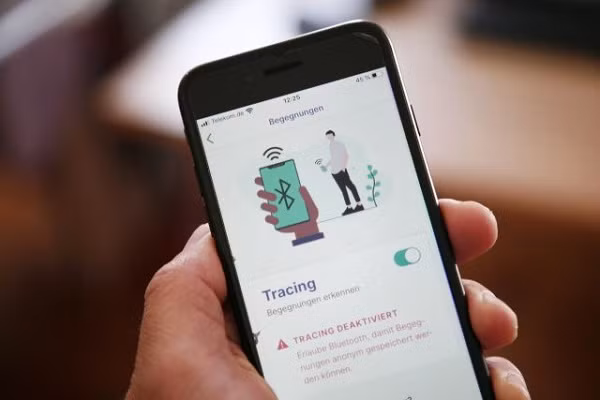 Corona-Wahr-App hay còn gọi là ứng dụng cảnh báo Corona có thể dùng trên điện thoại hoặc các thiết bị thông minh, là sản phẩm ứng dụng sử dụng công nghệ vô tuyến sóng ngắn Bluetooth.
