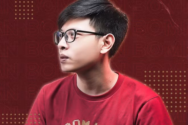 Anh từng đạt 26 điểm đầu vào đại học, với số điểm khủng: 9,5 ở cả 2 môn Vật lý và Hoá học. Hiện tại, Bomman là streamer/ caster bộ môn CS:GO hàng đầu tại Việt Nam, và được biết đến với chuyện tình đẹp như mơ cùng nữ MC xinh đẹp Minh Nghi.