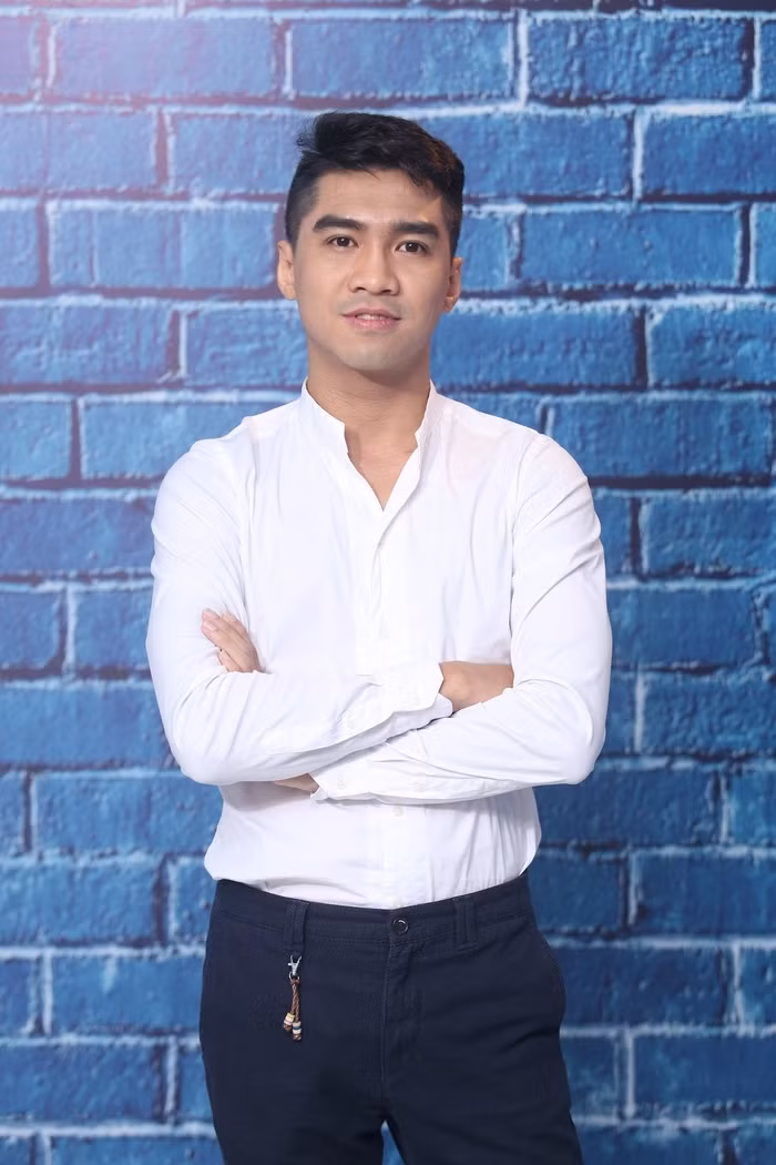 Sau khi tốt nghiệp, anh trở về Việt Nam và đi đầu trong việc gây dựng cộng đồng streamer.