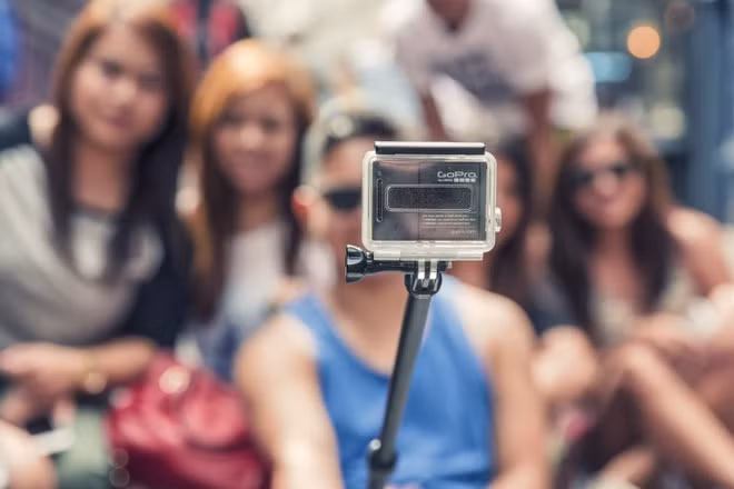 Chiếc gậy selfie mà bạn dùng để chụp ảnh hàng ngày cũng là một phát minh đỉnh cao của người Nhật. Sản phẩm đầu tiên được đăng ký bản quyền vào đầu những năm 1980 bởi 2 nhà thiết kế người Nhật Bản, Hiroshi Ueda và Yujiro Mima.