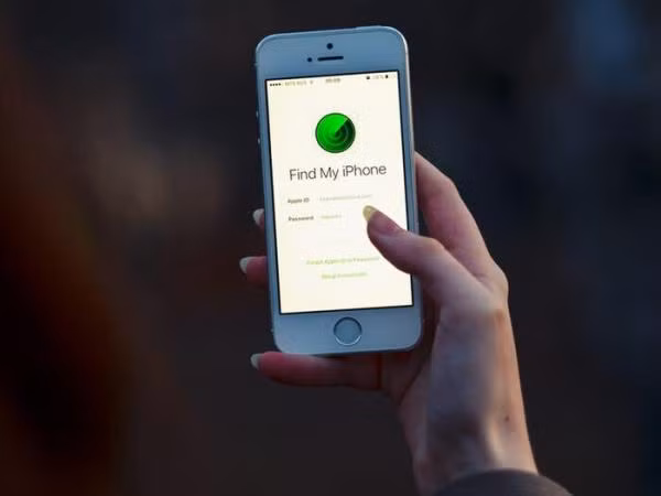 Về cách thức hoạt động của Airtag, MacRumors tìm thấy trong các đoạn mã của iOS 13 rằng ứng dụng Find My có thể có thêm một tab mới mang tên gọi "Items" để theo dõi, định vị các món đồ được gắn kèm AirTag.