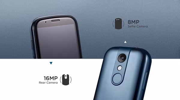 Điều khiến nhiều người bất ngờ là chiếc smartphone nhỏ nhất thế giới này được trang bị một camera chính 16 MP và một camera selfie 8 MP.