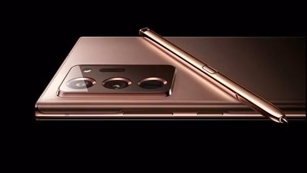 Trên Galaxy Note20 cũng được bổ sung tính năng ghi chú ghi âm. Máy sẽ ghi nhớ theo vị trí mà người dùng viết bằng bút S-Pen, từ đó có thể mở ghi âm để nghe lại nếu cần.