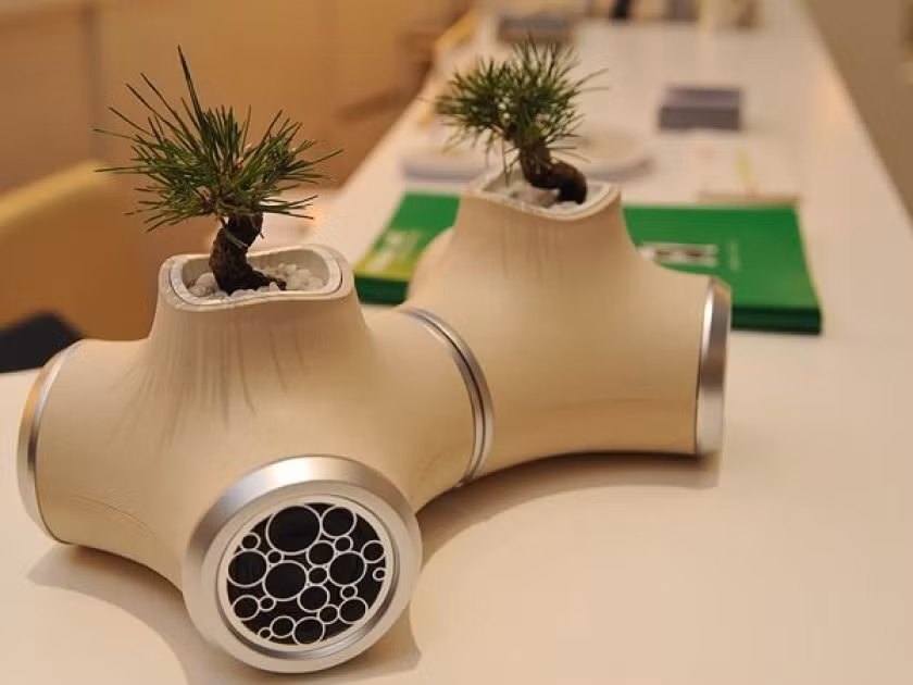 Mẫu loa "xanh" nhất thế giới khi không chỉ có tác dụng giải trí mà còn được sử dụng như một chậu trồng cây xanh.
