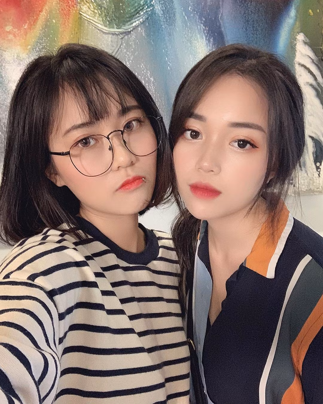 Linh Ngọc Đàm hiện là một trong những streamer hot nhất, nhì làng game Việt, được yêu mến bởi gương mặt xinh đẹp, thân hình bốc lửa và style cực cá tính. Tình bạn thân thiết giữa MisThy và Linh Ngọc Đàm cũng là chủ đề được nhiều người hâm mộ quan tâm.