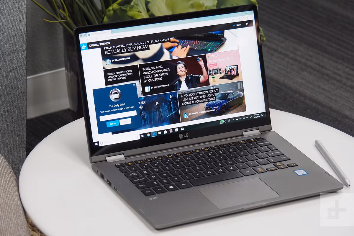 Không kém cạnh, LG Gram 14 có thời lượng pin lên đến 963 phút, là sự lựa chọn tốt cho những người chỉ sử dụng laptop cho nhu cầu công việc, giải trí và học tập. Máy tính có kết hợp với bộ nhớ 16GB và ổ SSD tốc độ cao.