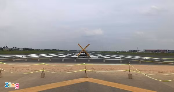 Duong bang Noi Bai va Tan Son Nhat un tac, nhieu chuyen bay bi huy-Hinh-2