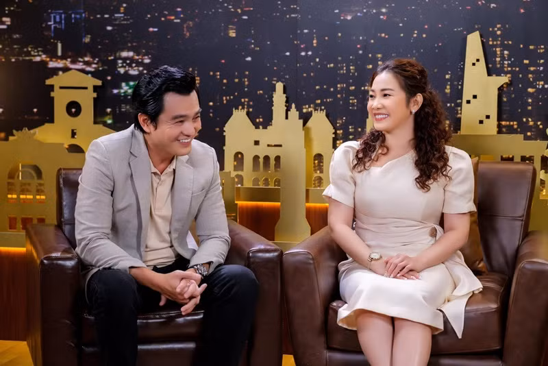 Cao Minh Đạt chia sẻ, vợ không bao giờ ghen tuông, chủ yếu vì tin tưởng anh.