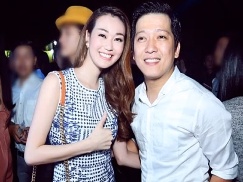 Khánh My cũng từng tố Trường Giang. Tháng 5/2018, cô bất ngờ tiết lộ rằng trước mặt nhiều người, Trường Giang từng luôn miệng nói với cô: "Anh rất thích em, vì em đẹp". Được nam danh hài tán tỉnh, Khánh My từ chối vì biết Trường Giang yêu Nhã Phương. Ảnh: Dân Việt.