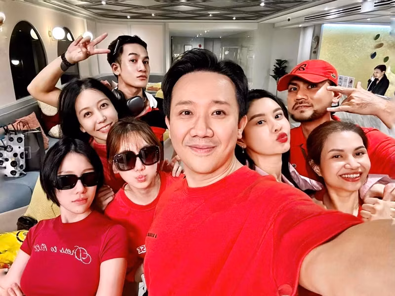 Về mối quan hệ với Trấn Thành, Trương Quỳnh Anh chia sẻ trên Arttimes, cô chơi với Hari Won trước, rồi mới thân với Trấn Thành.