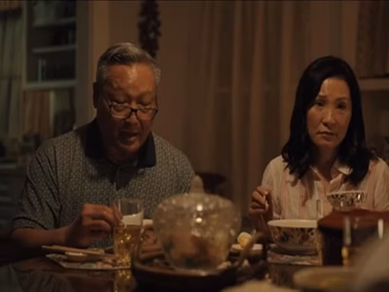 Đặc biệt, Hồng Đào đóng phim Hollywood Beef. Theo Một Thế Giới, Beef là bộ phim xoay quanh cuộc sống của những người châu Á nhập cư tại Mỹ với nhân vật chính là Amy Lau và Danny Cho. Hồng Đào đóng vai Hanh Trinh Lau - mẹ của Amy Lau. Ảnh: Dân Việt.