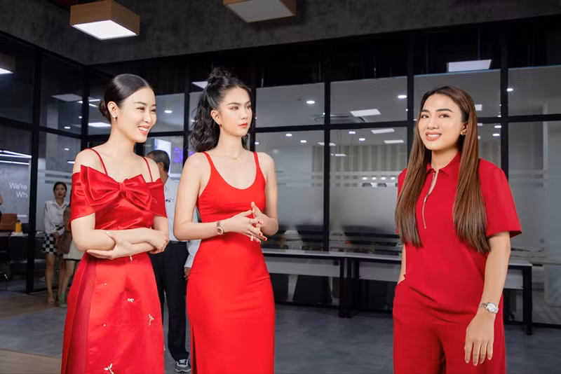 Nữ người mẫu được trở về nhà sau hơn 3 tháng bị tạm giam và hưởng án treo vào đúng dịp Tết.