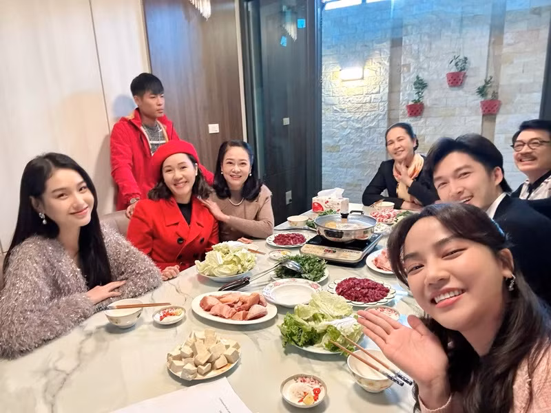 Nhờ miệt mài đóng phim, năm 2022, Đình Tú tậu được căn hộ đầu tiên.