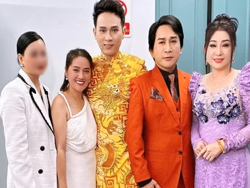 Hồng Loan đóng phim ngắn Sáng đèn ra mắt vào dịp Tết Nguyên đán 2024. Cô còn tham gia diễn xuất trong MV Hơn cả người thân của ca sĩ Nguyên Vũ, phát hành bản audio ca khúc Chữ hiếu chữ tình, thu âm ca khúc Những chuyến xe trong đời cùng nghệ sĩ Vũ Luân. Ảnh: FBNV.