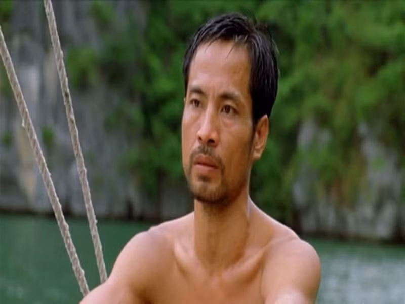 Ngoài phim truyền hình, phim chiếu mạng, nam nghệ sĩ từng tham gia các dự án phim quốc tế. Ông đóng các phim: Đông Dương, Mùa hè chiều thẳng đứng, Xích lô, Hai cô con gái ông chủ vườn thuốc... Ảnh: Dân Việt.