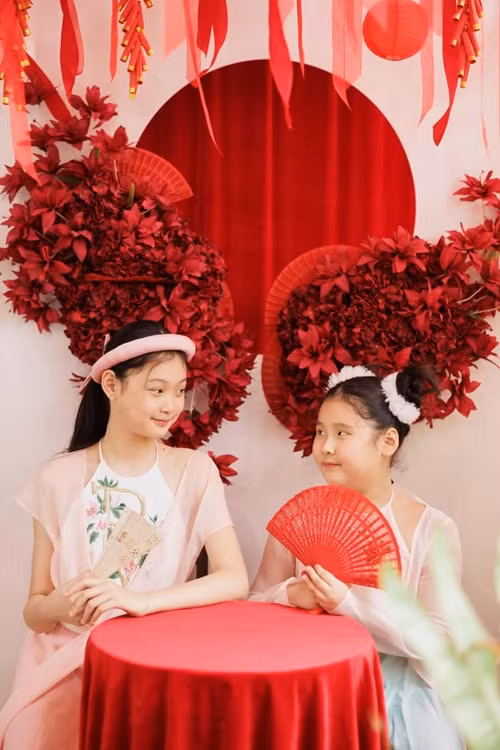 Tiểu Panda giống mẹ nhiều hơn, trong khi đó, Polar lại là "bản sao" của ông bố người Trung Quốc.