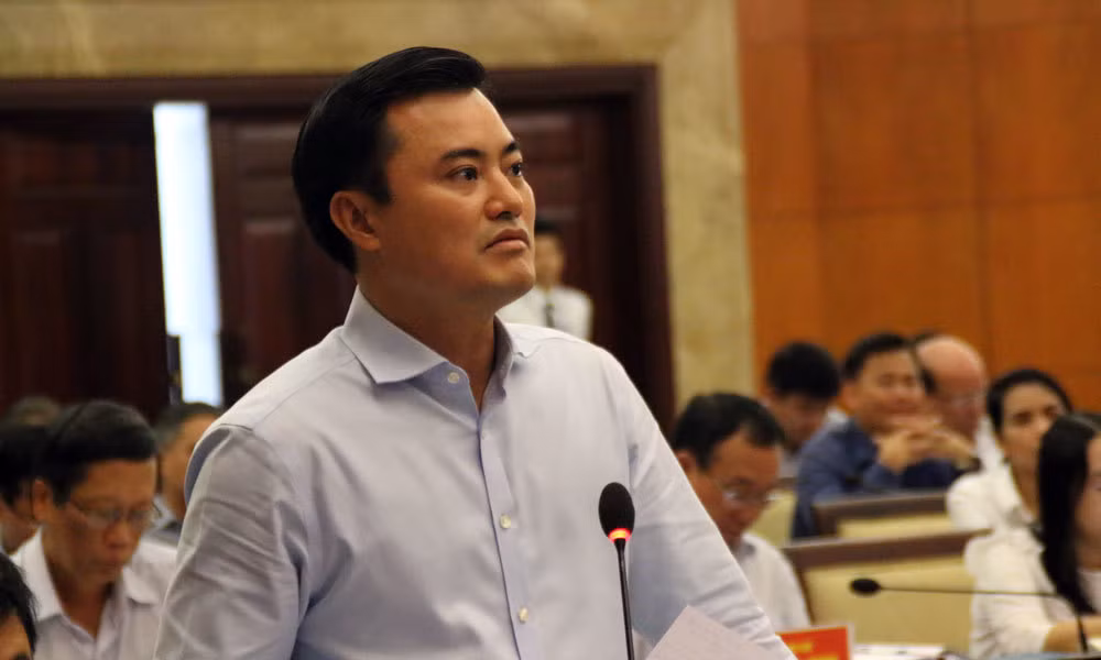 Ngày 29/9/2015, trong buổi họp báo của Sở GTVT TP HCM, Giám đốc Sở GTVT TP.HCM Bùi Xuân Cường phủ định việc TP HCM xảy ra ùn tắc giao thông: “Ùn tắc là xe phải đứng im trong 30 phút, còn các vụ việc kẹt xe kéo dài ở TP.HCM chỉ là ùn ứ vì xe vẫn có thể nhúc nhích được".