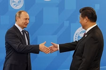 Doi dau Nga-phuong Tay tao ra “Ukraine thu 2 o Trung A“-Hinh-2