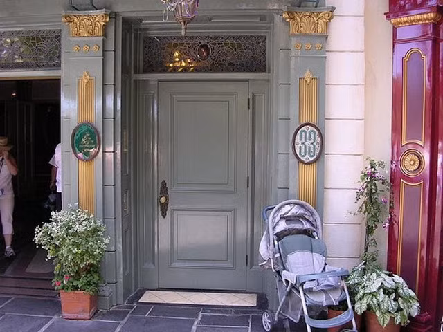 Câu lạc bộ Club 33 nằm ở Disneyland, California, Mỹ cũng là một trong những địa điểm bí ẩn trên thế giới. Không phải ai cũng có thể được vào bên trong câu lạc bộ này.