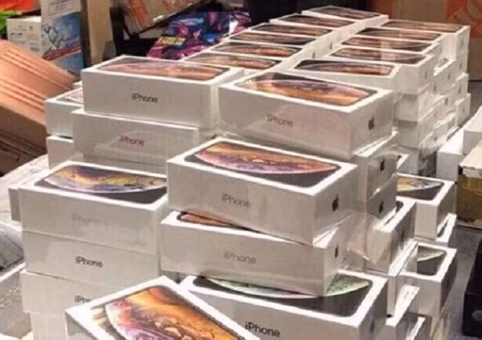 Phi vu buon lau 'khung': 2.500 smartphone tu Trung Quoc vao Viet Nam-Hinh-3
