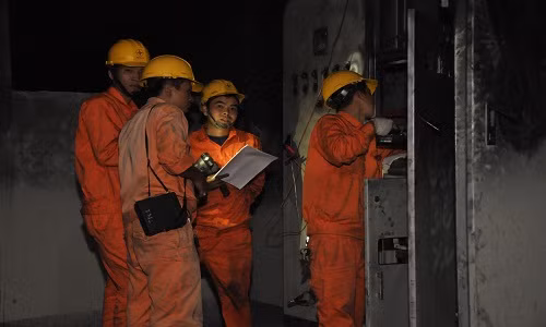 Ho tro khac phuc su co cap dien cho chung cu Xa La sau hoa hoan