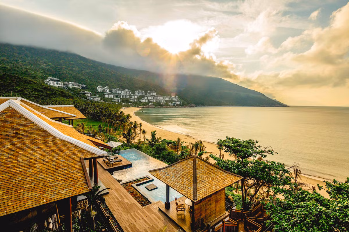 InterContinental Danang Sun Peninsula Resort tiếp tục được vinh danh InterContinental Danang Sun Peninsula Resort tiep tuc duoc vinh danh