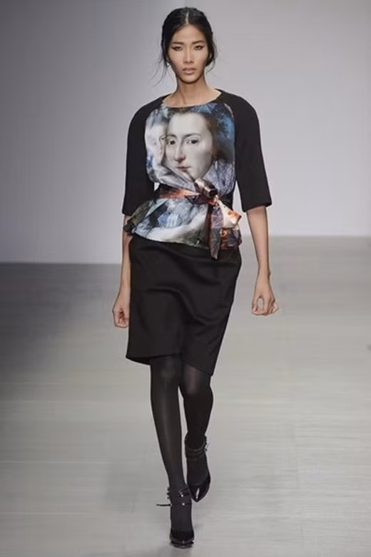 Hiện tại, chân dài Việt này đã đặt chân đến London, Anh để tìm kiếm cơ hội tại London Fashion Week Xuân Hè 2016 tổ chức từ ngày 18/9 đến 22/9.