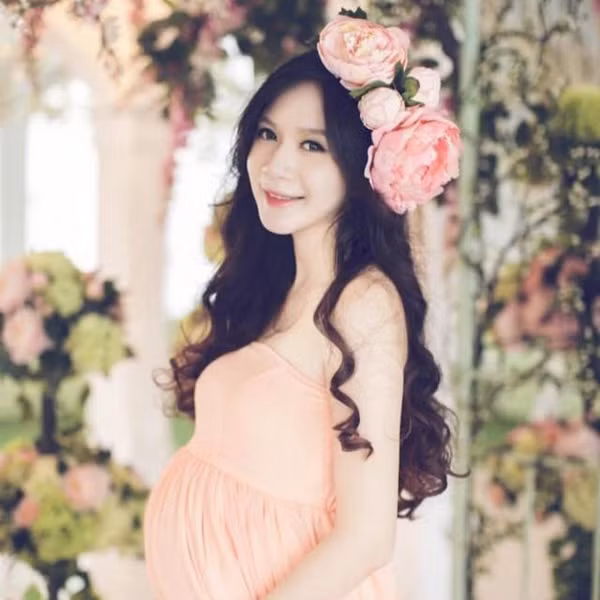 Diem mat hot girl Viet co qua khu co cuc