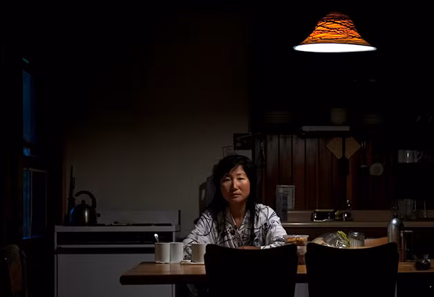 Tình trạng trầm cảm là điều dễ thấy ở người li hôn. Ý nghĩ li hôn là sự thất bại sẽ khiến họ không còn niềm tin vào bản thân, vào cuộc sống và dễ bị bế tắc với những ý nghĩ này.