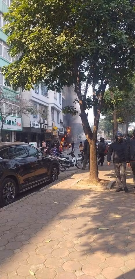 Được biết, vụ cháy không gây thiệt hại gì về người. 