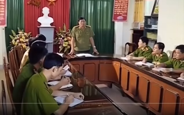 Lúc đó nhiều người cho rằng do trời tối, anh Bình bị trượt chân rơi xuống cống chết đuối. Nghi vấn cái chết bất thường, cơ quan CSĐT Công an tỉnh Hà Tĩnh phối hợp với công an huyện Đức Thọ đã điều tra và tìm ra nguyên nhân cái chết của ông Bình là bị giết. 