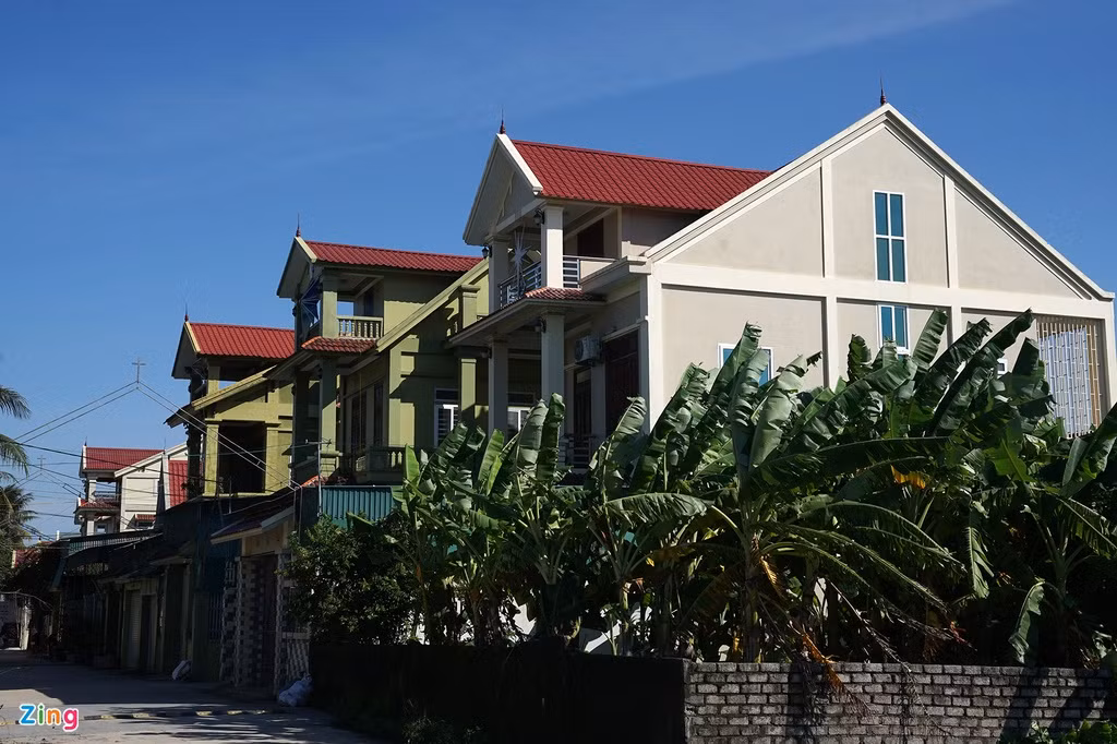 Ở Đô Thành, có gia đình đến 4-5 người cùng đi xuất khẩu lao động. Ảnh: Zing.