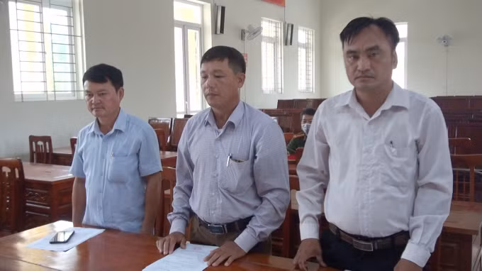 Lập khống hồ sơ 3.000m2 đất, nguyên Chủ tịch xã lĩnh án tù Lap khong ho so 3.000m2 dat, nguyen Chu tich xa linh an tu