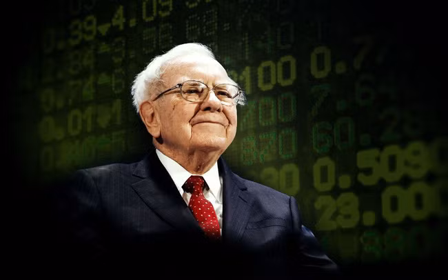 Năm 2006, Buffett cam kết sẽ cho đi 85% số tài sản của mình. Đáng chú ý, nhà đầu tư huyền thoại này hiện vẫn sử dụng điện thoại nắp gập Nokia.