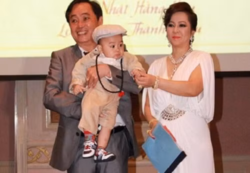 Và kể từ ngày 21/9/2013 trở đi, cậu bé Hằng Hữu chính thức trở thành Chủ tịch HĐQT Công ty cổ phần Đại Nam, với hơn 2.000 nhân viên. Tuy nhiên, không lâu sau, ông Dũng đã đính chính rằng, con trai 1 tuổi của mình không phải là chủ tịch Đại Nam như những tuyên bố trước đó. Cậu bé chỉ sở hữu một quỹ thiện nguyện.