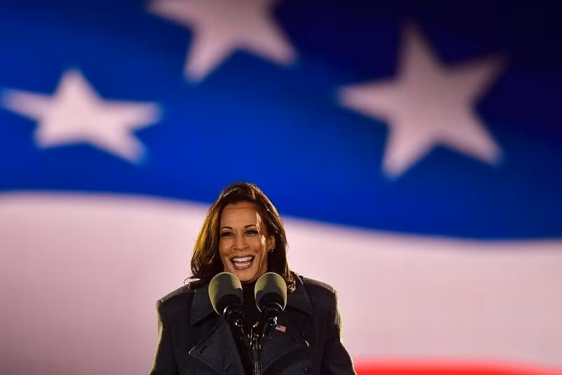 6 năm sau, Kamala Harris trở thành người phụ nữ da màu thứ hai và là người Mỹ gốc Nam Á đầu tiên trong lịch sử Thượng viện Mỹ. Ảnh: CNBC.
