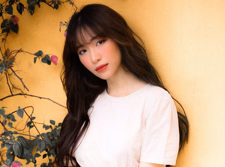 Hòa Minzy chưa bao giờ tiết lộ cát-xê từng show diễn nhưng theo đồn đoán của nhiều người, đó là một số tiền không nhỏ.