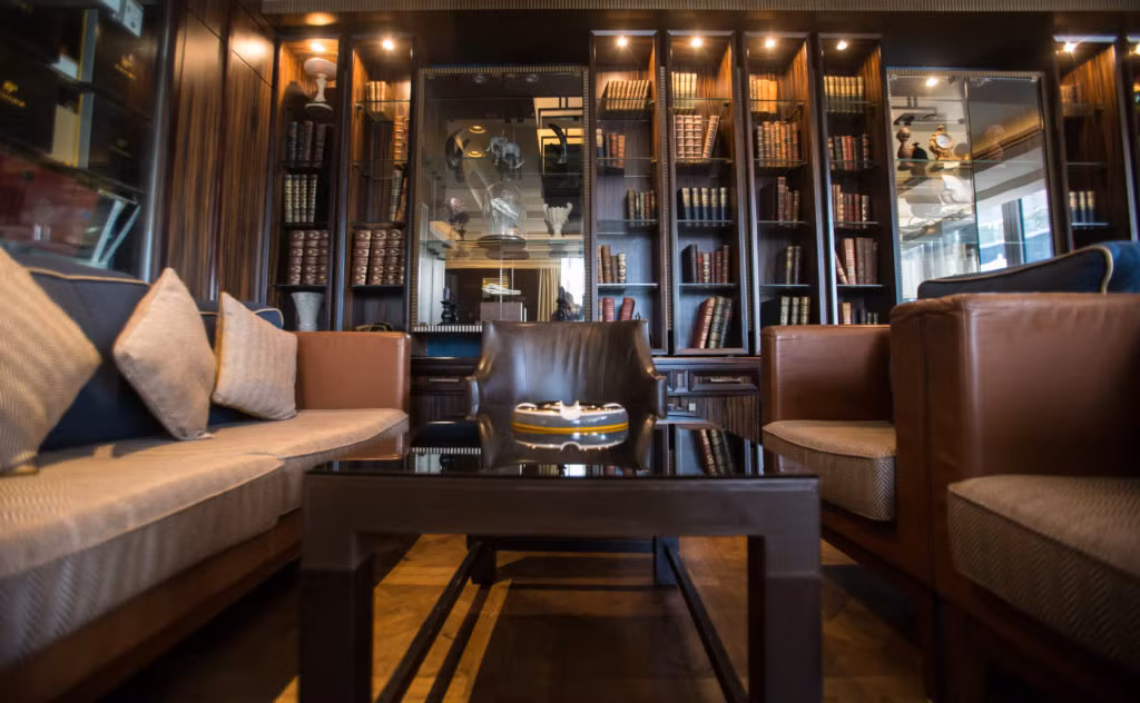 Trong số vô vàn câu lạc bộ kín trên khắp thế giới, Capital Club tại Dubai nổi lên là nơi giao lưu của những người giàu có. Muốn nhập hội, người mới phải được mời vào, đóng phí thành viên khoảng 15.000 USD/năm. Ảnh: Getty Image