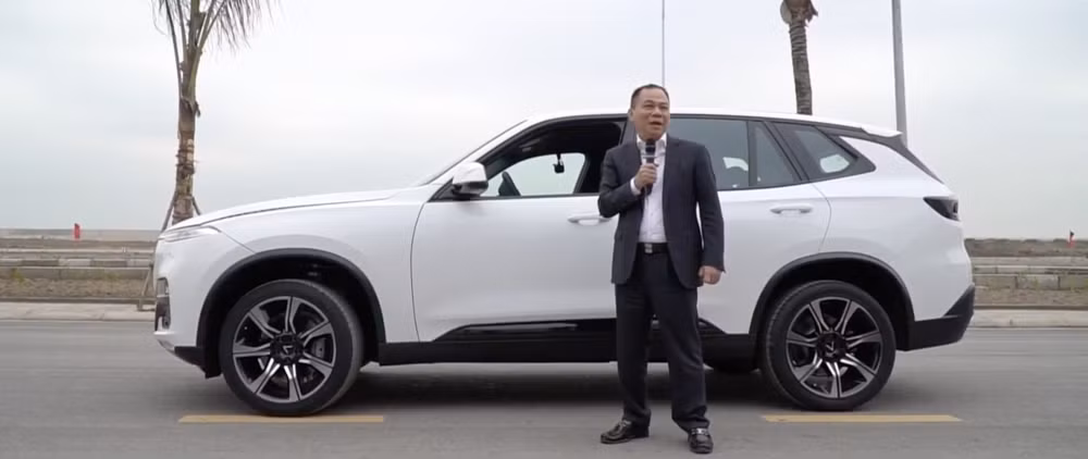 Theo ước tính của Forbes, ông Phạm Nhật Vượng đang sở hữu 6,7 tỷ USD. Giá trị tài sản tính trên lượng cổ phiếu sở hữu của ông Phạm Nhật Vượng đạt hơn 200.000 tỷ đồng, là người giàu nhất trên sàn chứng khoán Việt. Ảnh: VTCNews.