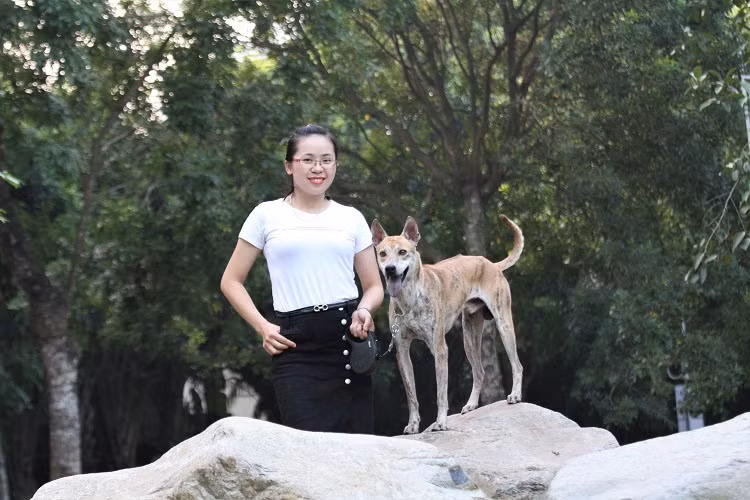 Cũng giống như Lốc, Cọp rất tình cảm và rất hay làm lũng, hơn nữa Cọp có tiếng gầm rất đặc biệt khi thị uy con vật khác, nghe như tiếng hổ gầm. Ảnh: Dân Việt.