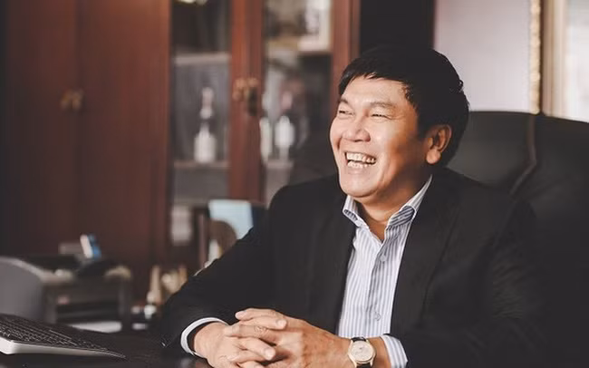 Thoi quen gian di cua ty phu Tran Dinh Long