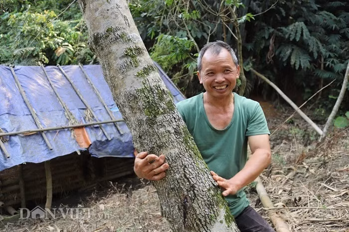 Ai nhìn thấy “kho báu” của ông San cũng đều trầm trồ thán phục. Ảnh: Dân Việt