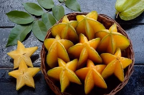  Khế ngọt là loại quả thân thuộc ở Việt Nam cũng được bán với giá 100.000 đồng ở Nga. Nguồn ảnh: Internet.
